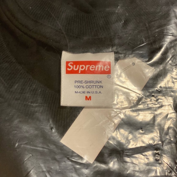 NWT Supreme Black Morph T Medium - Picture 3 of 6